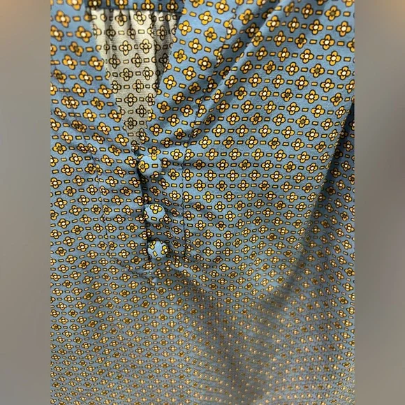 Veronica Beard Blouse with covered button detail - Picture 2 of 5